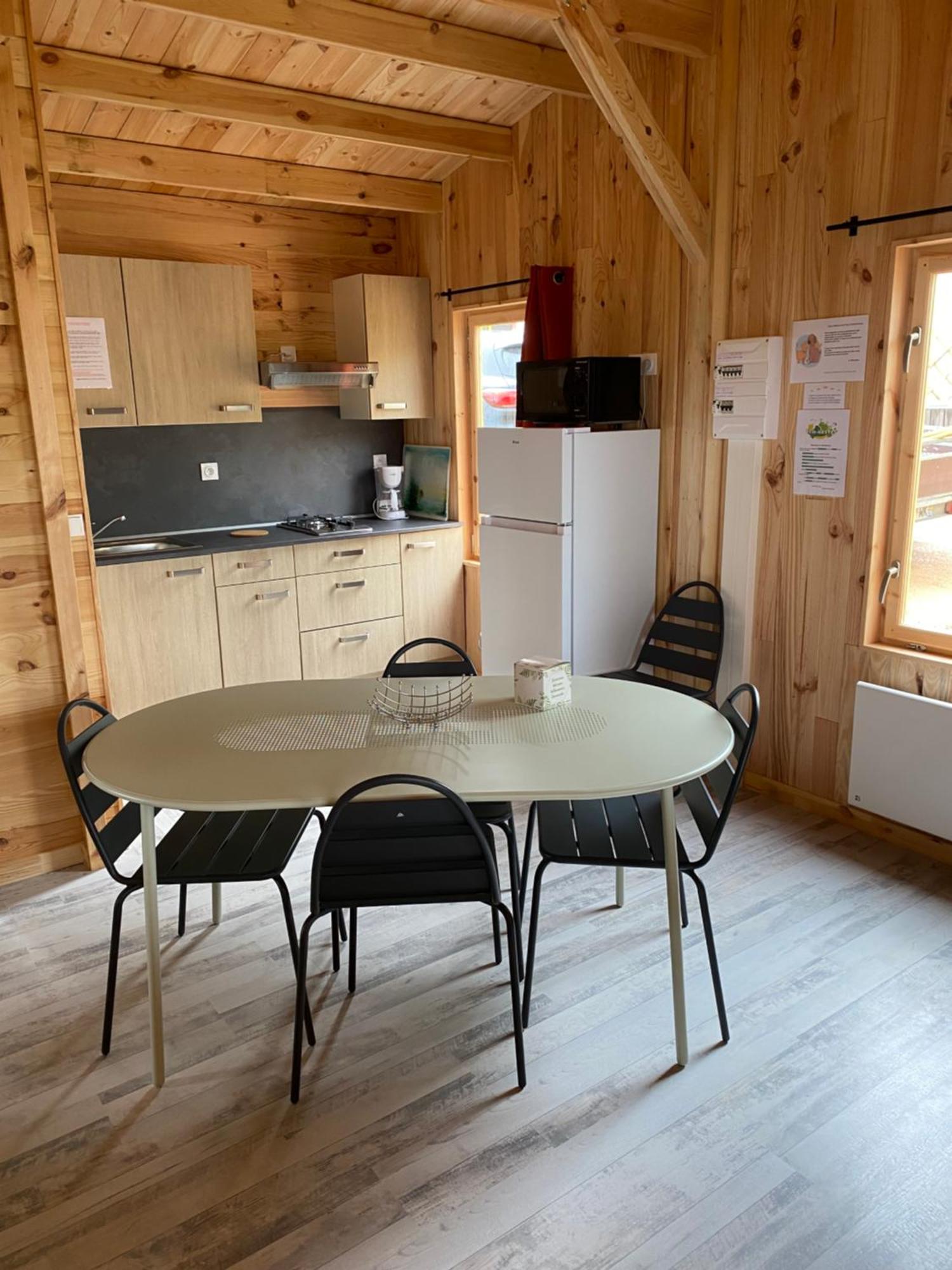 Camping Le Montbartoux Vollore-Ville Eksteriør bilde